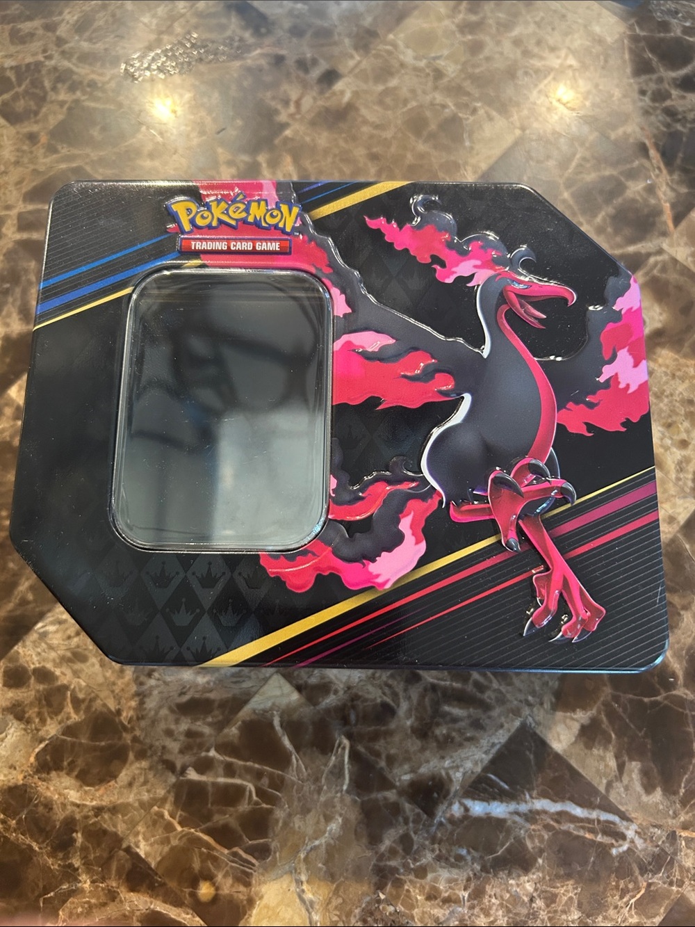 Pokemon Moltres Tin